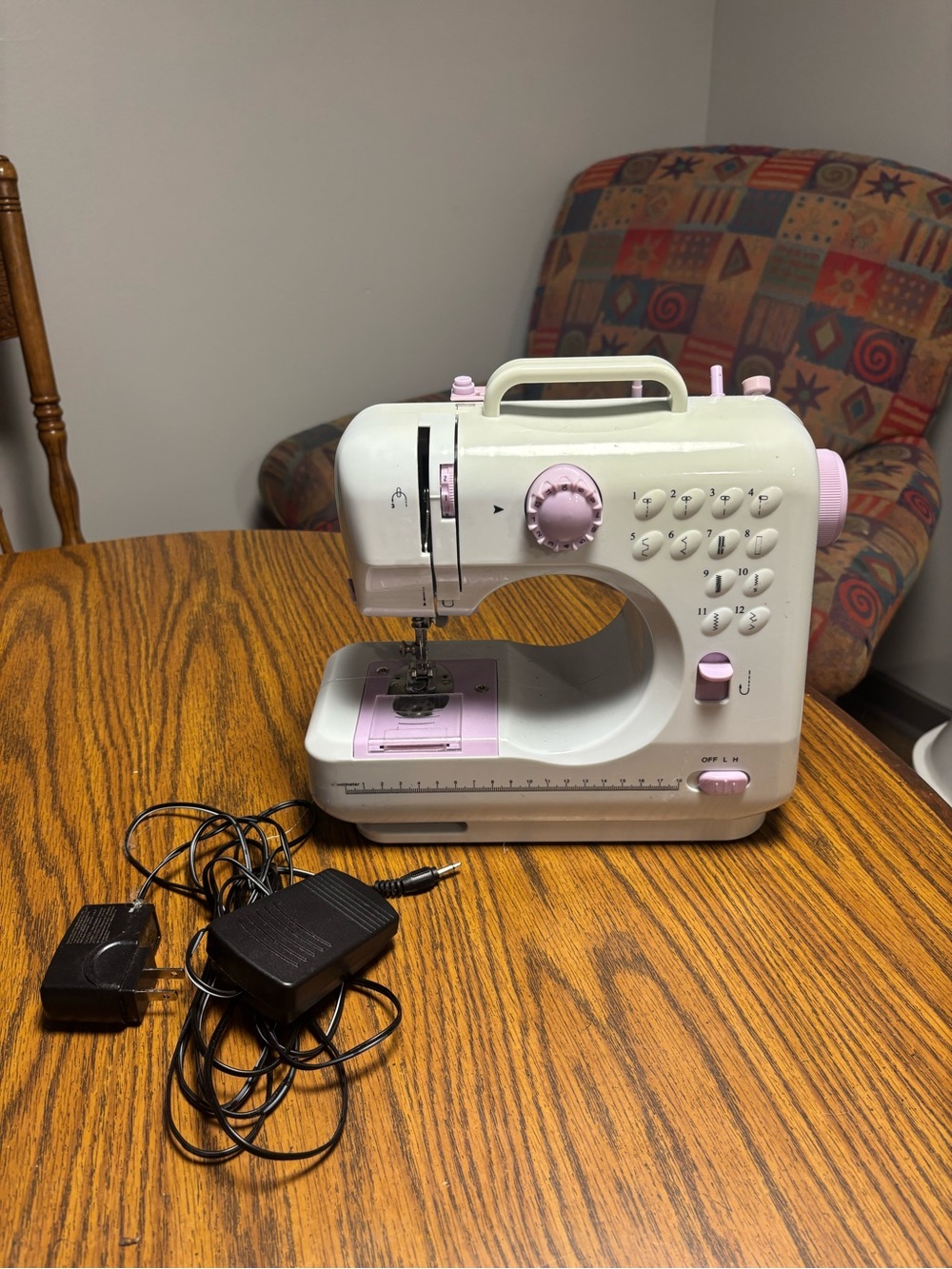 Compact White and Pink Portable Sewing Machine with Foot Pedal